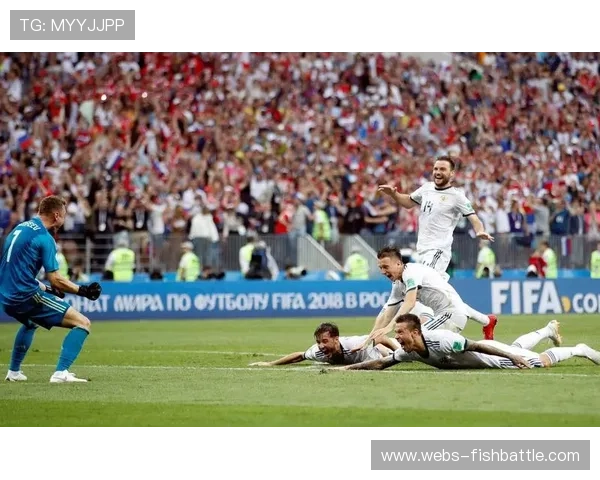 摩纳哥库利巴利飞踹染红，动作重现南非世界杯经典争议